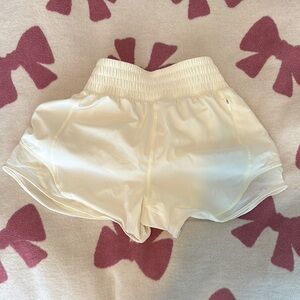 ARITZIA • Women's White Athletic Shorts